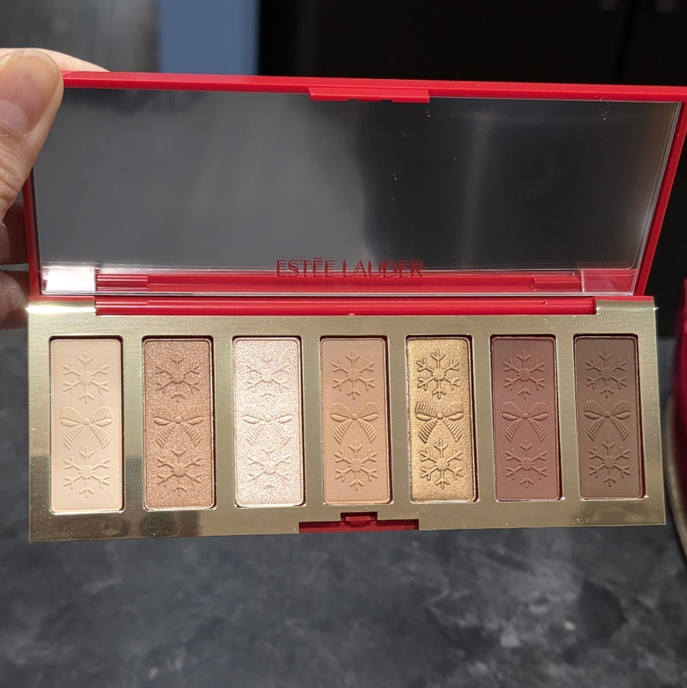 Estee Lauder Radiant Eyeshadow Palette - Gold and Tan Hues